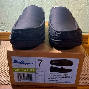 Women’s Moccasins Size 7